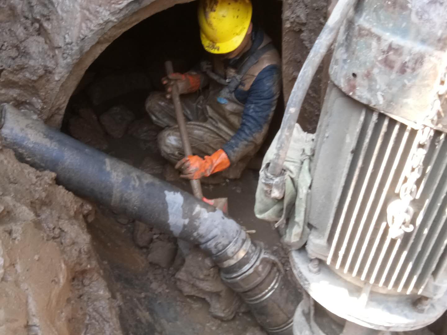 后湖管理区管道清淤