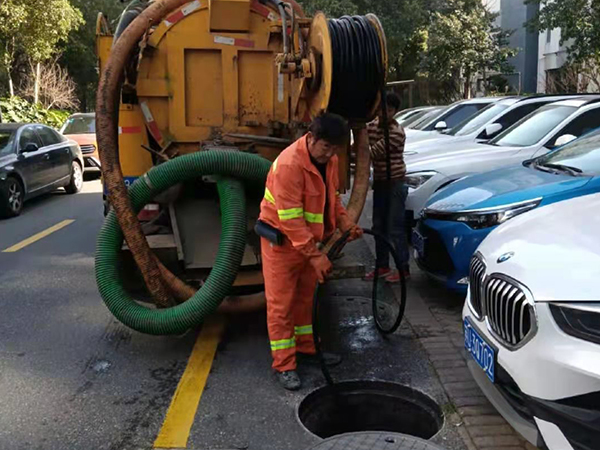 后湖管理区排污管道清淤